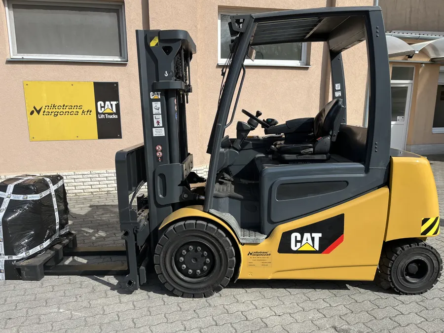 Cat® EP40C2 elektromos homlokvillás