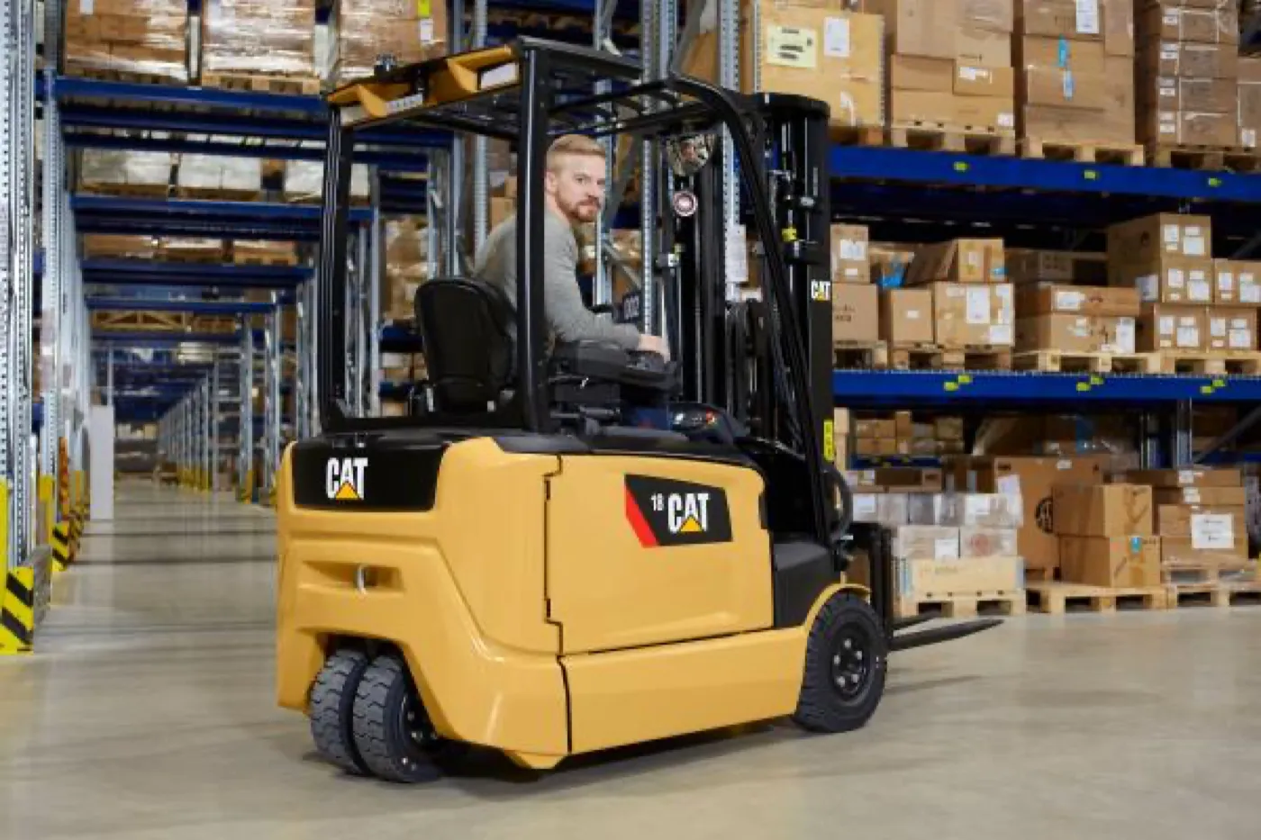Cat® EP14-20(C)N2(T) elektromos homlokvillás targoncák – 3. kép