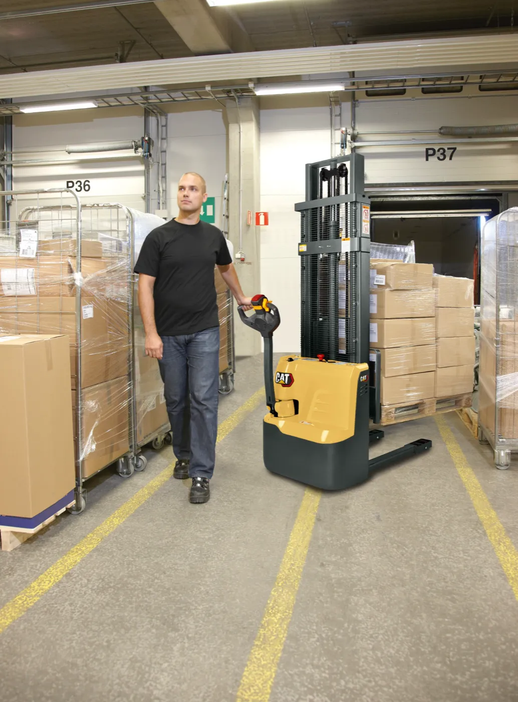 Cat® EQNSP12QLDI kompakt gyalogkíséretű raklapemelő targoncák, Duplex oszloppal – 2. kép